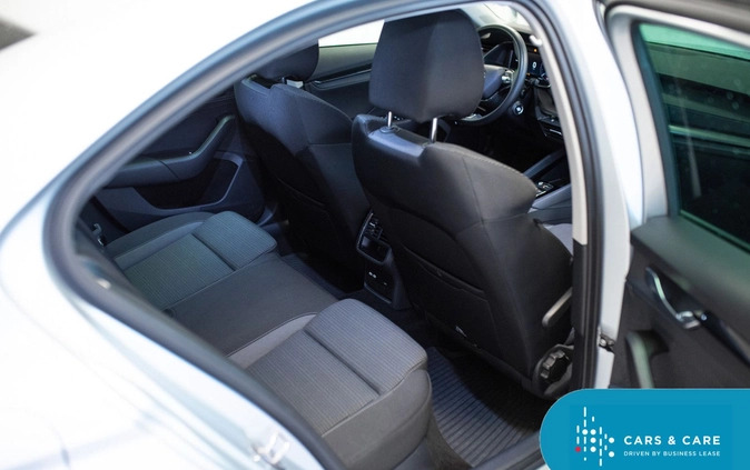 Skoda Octavia cena 84900 przebieg: 134439, rok produkcji 2020 z Zakroczym małe 254